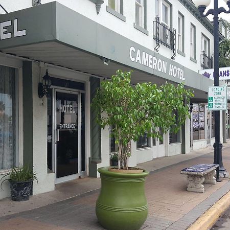 Oyo Historic Cameron Hotel Brownsville I-69E Exterior foto